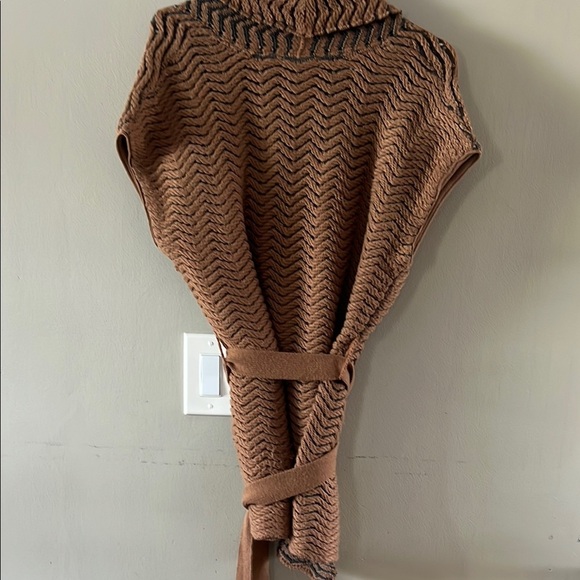 Brown and Black Chevron Knit Vest - Picture 3 of 3